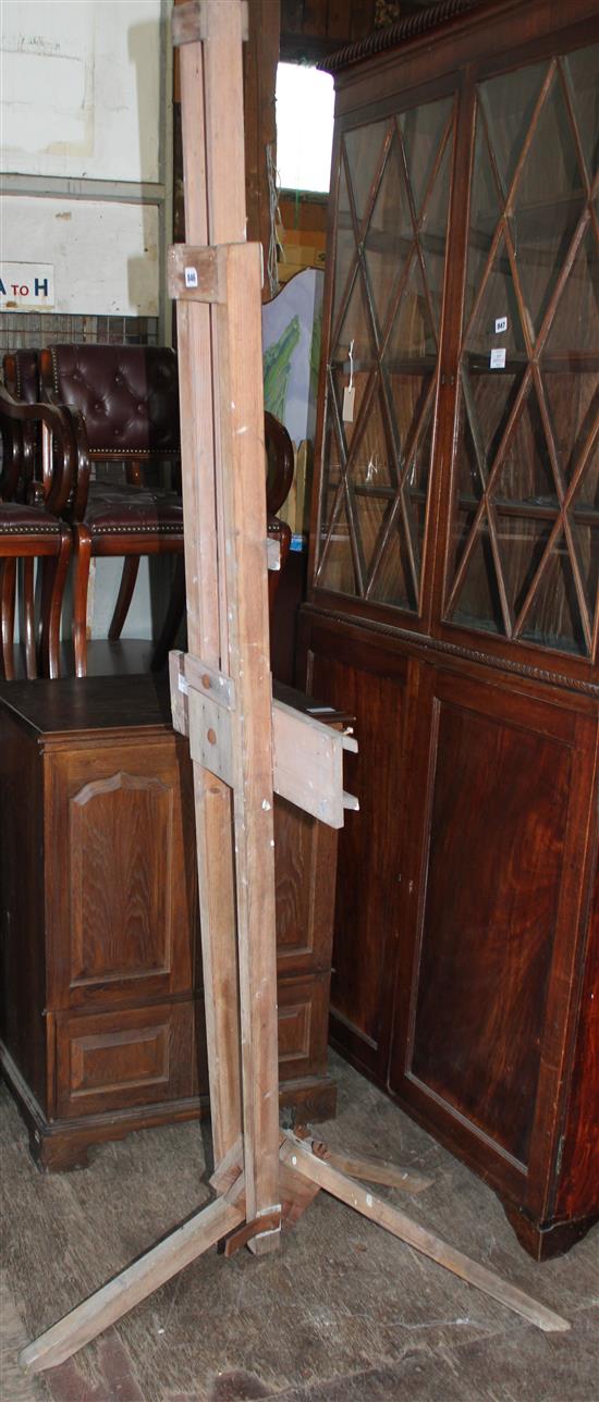 Artists easel